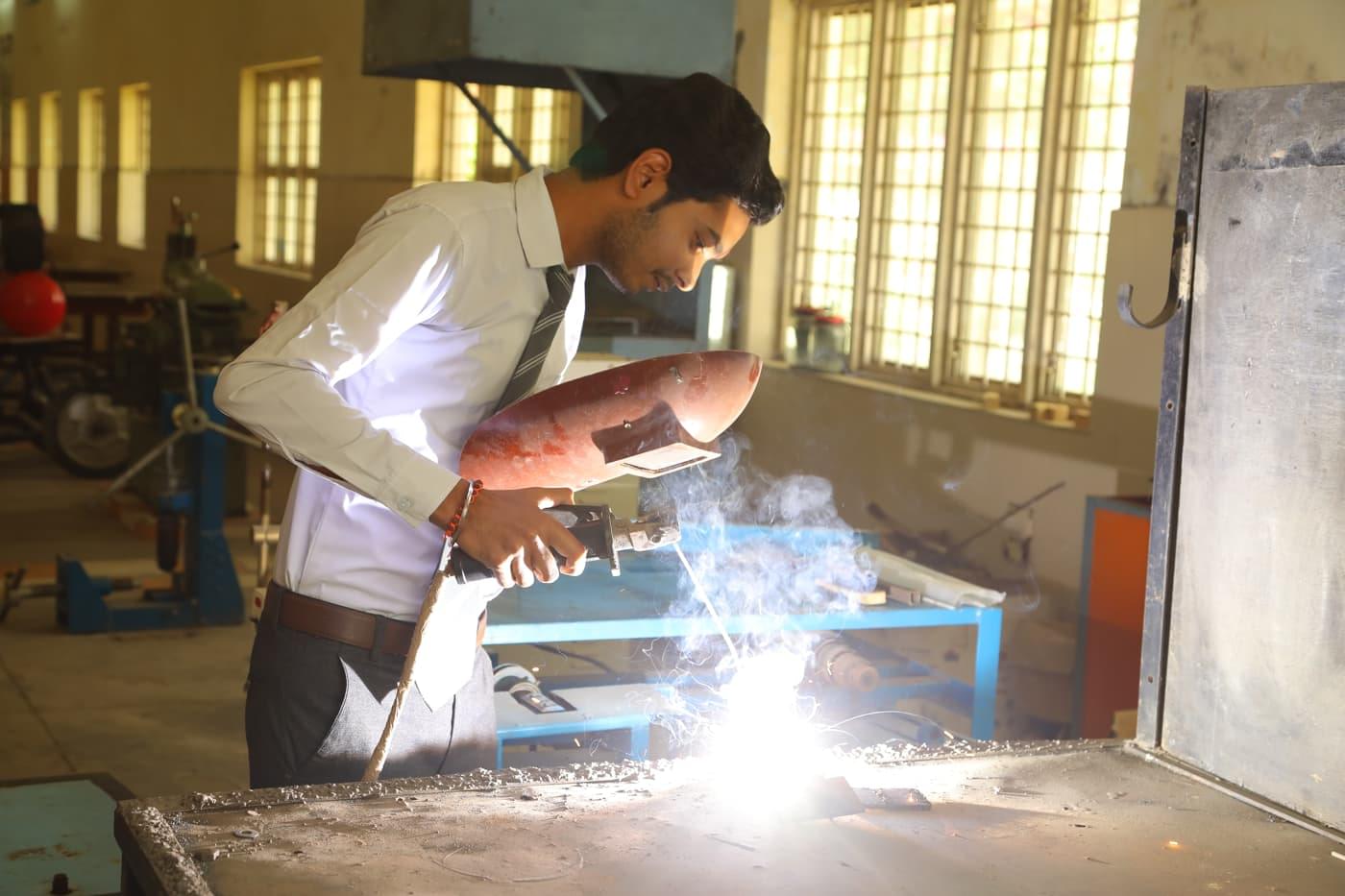 DBUU, DBIT Classroom and Lab photo 17